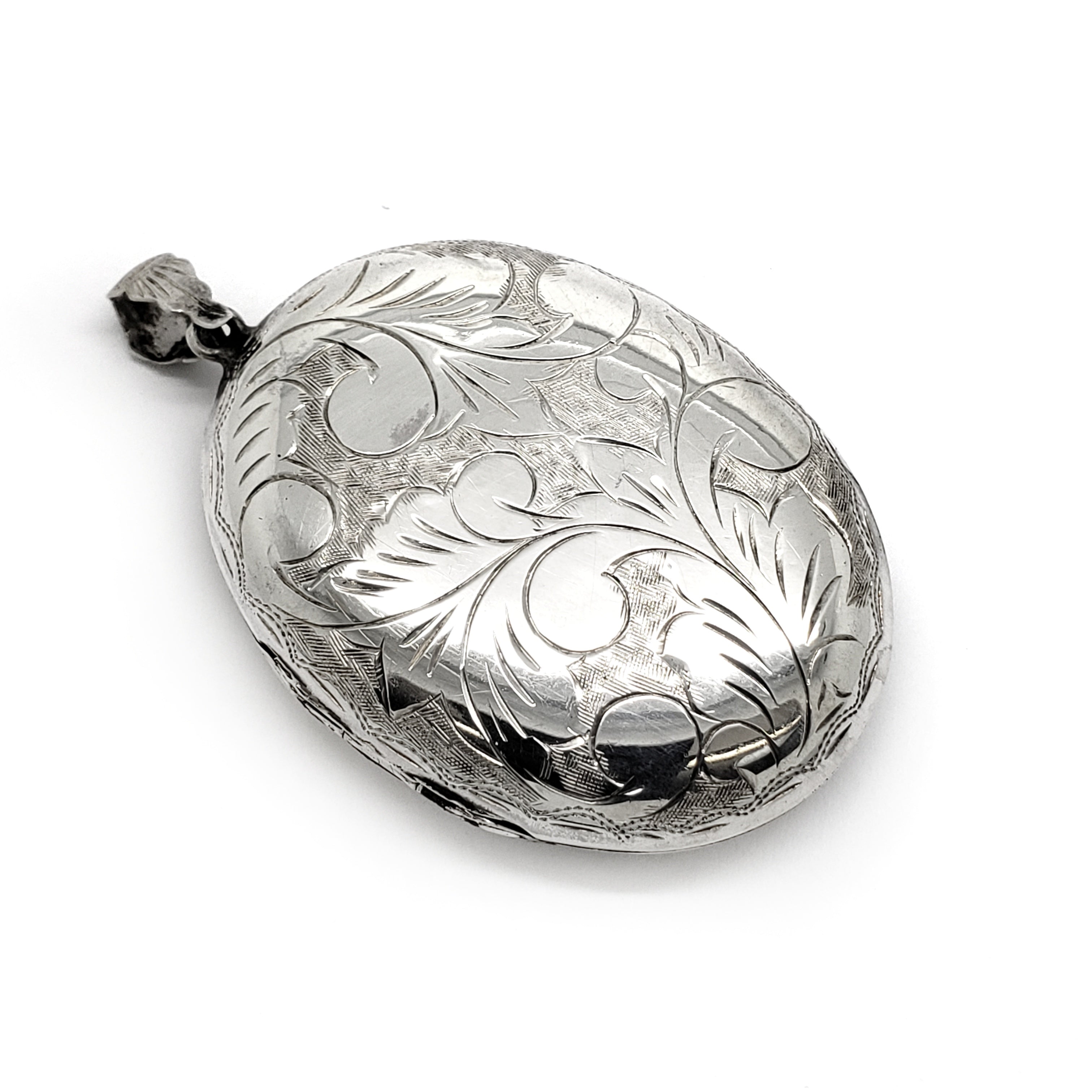 Antique Victorian Sterling Silver 925 Oval Engraved Locket 